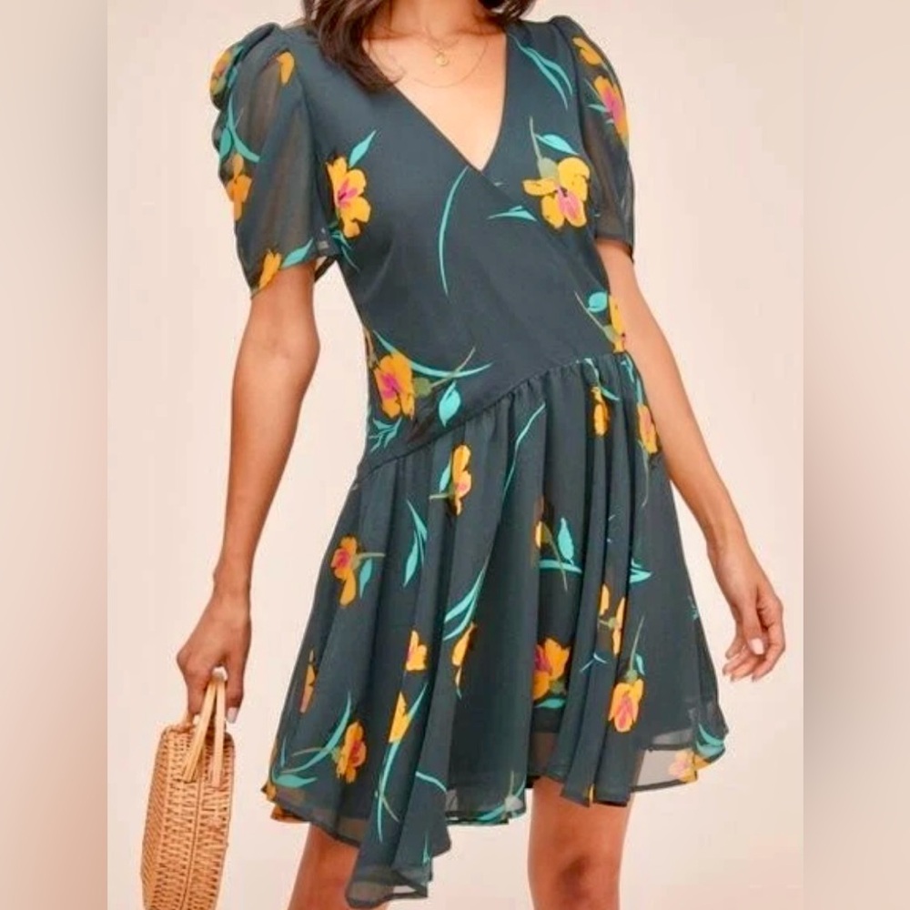 Revolve| ASTR the Label Short Sleeve Asymmetrical Floral Drop Waist Dress ZB6